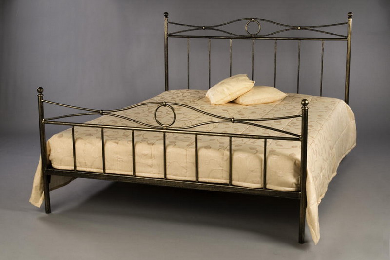 Кровать с ковкой 721