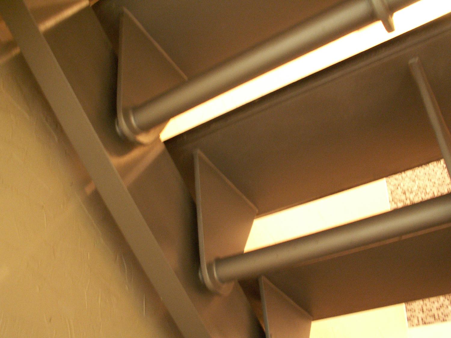 Лестница из металла 919